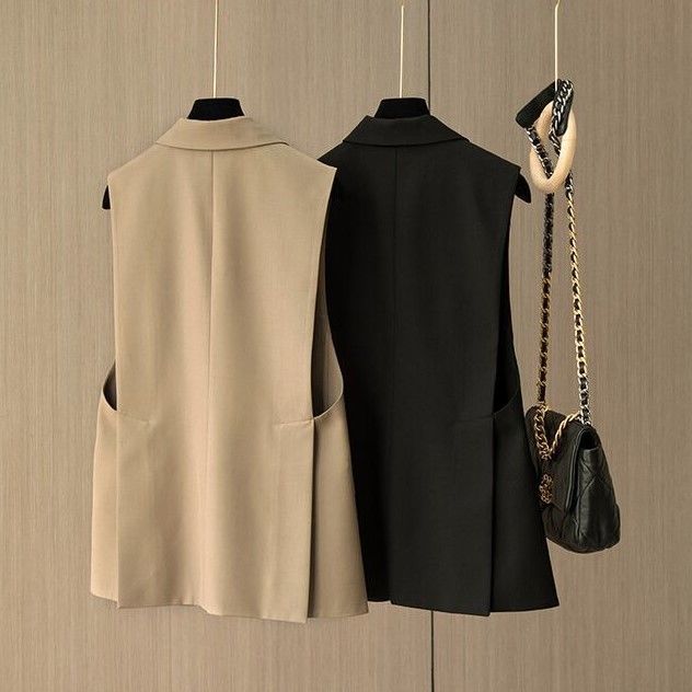 Fashionable, simple, capable and stylish  new Korean versatile black suit vest for women to wear out in autumn