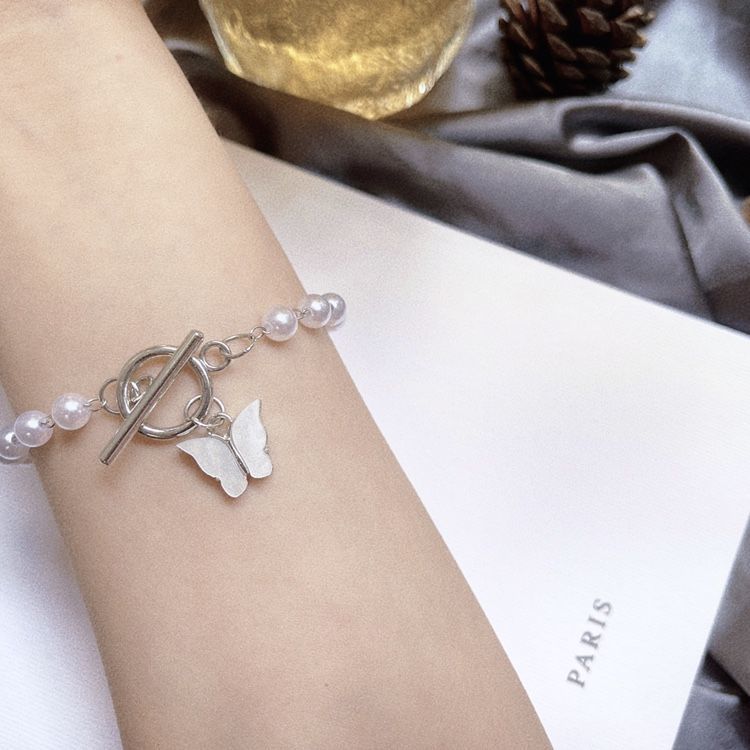 Japanese and Korean ins Super Fairy Butterfly Pendant Pearl Bracelet Femininity Simple Retro Girlfriend Student Hand Jewelry