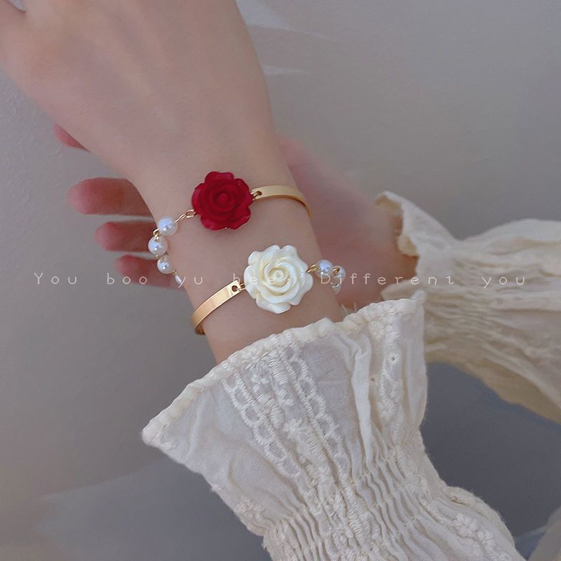 Red rose and white rose pearl flower boudoir honey bracelet female French temperament niche high-end bowknot jewelry