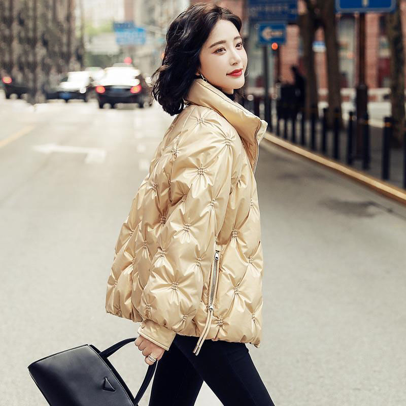 羽绒服女冬短款2021今年流行新款时尚洋气小个子白鸭绒面包服外套