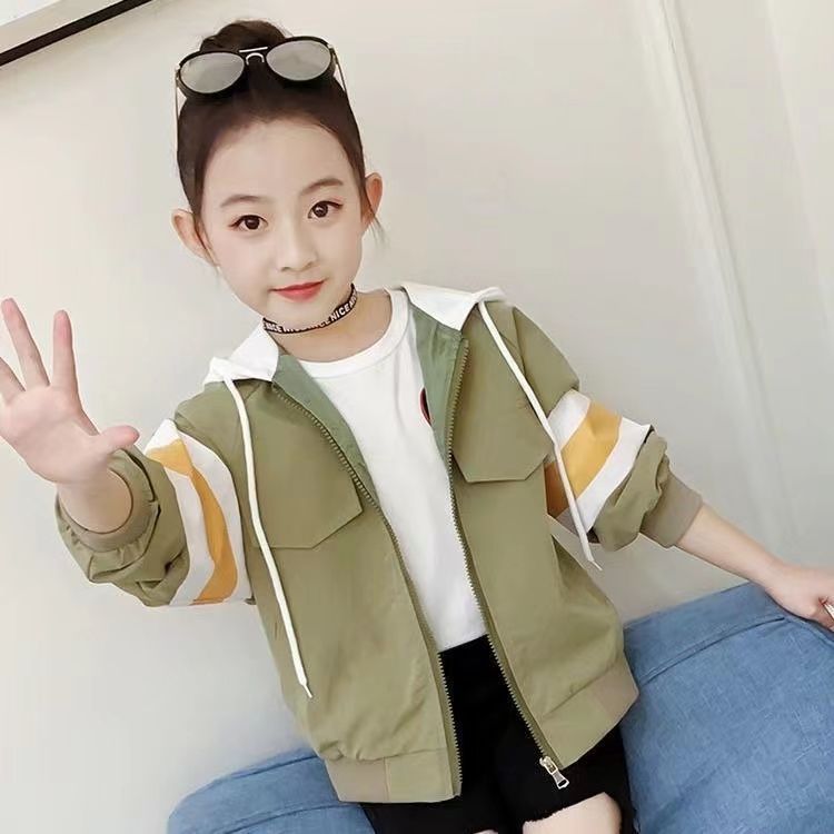 Girls' coat 2022 spring and autumn new primary school students wear soft and comfortable foreign style jacket middle and big children's Korean version of the top