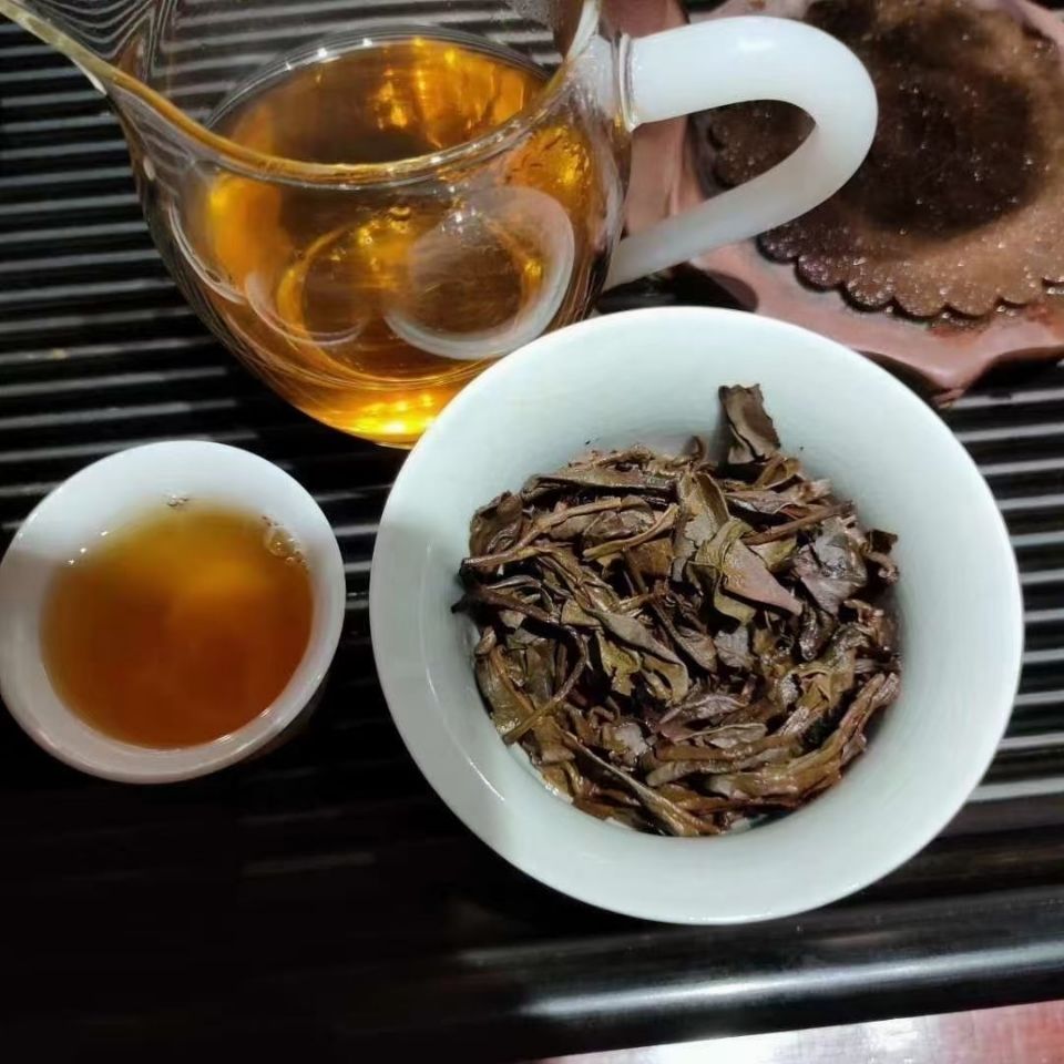 2004 Year Yunnan Ban Zhang Organic Pu'er Tea Nanqiao Tea Factory