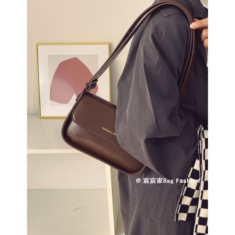 Retro saddle bag for women  autumn and winter new versatile armpit bag Hong Kong style niche tofu bag single shoulder crossbody bag