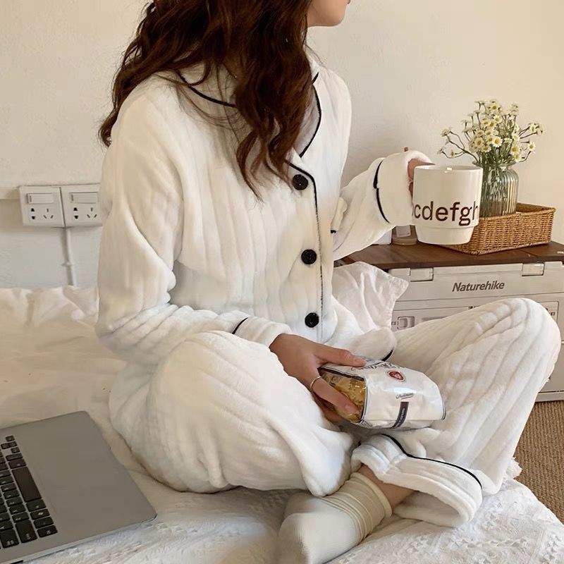 Coral fleece pajamas women's autumn and winter plus velvet thick student Korean version cute loose cardigan flannel home service suit