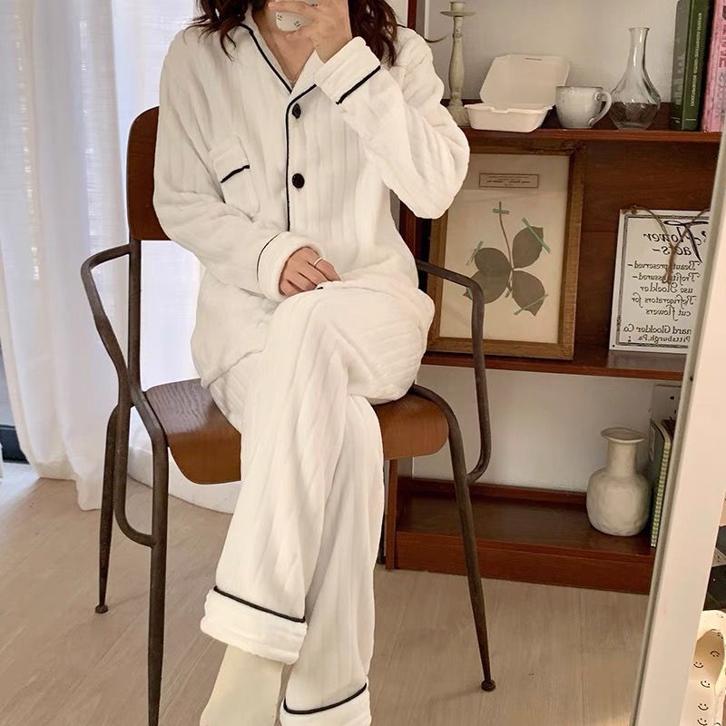 Coral fleece pajamas women's autumn and winter plus velvet thick student Korean version cute loose cardigan flannel home service suit