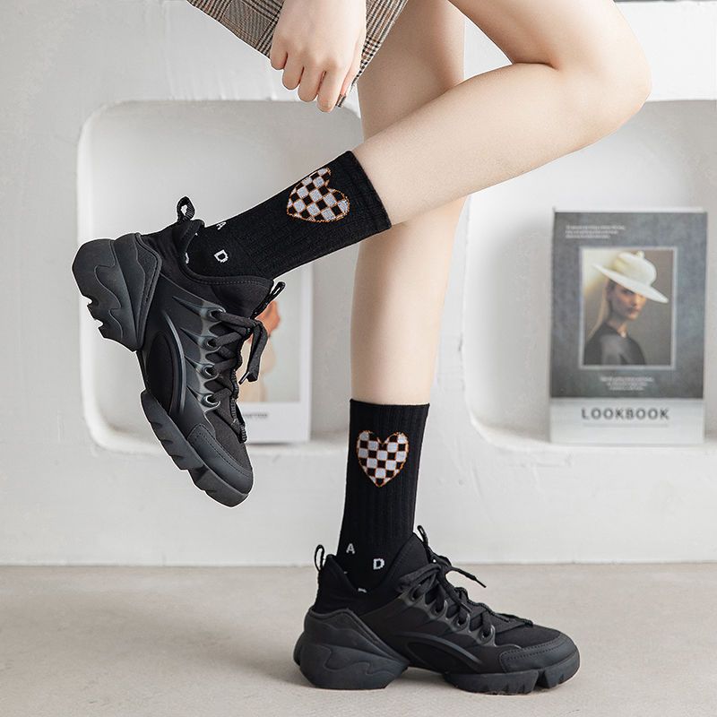 Checkerboard stockings women's autumn and winter ins tide all-match high-tube net red Korean version of mid-tube socks Japanese retro grid