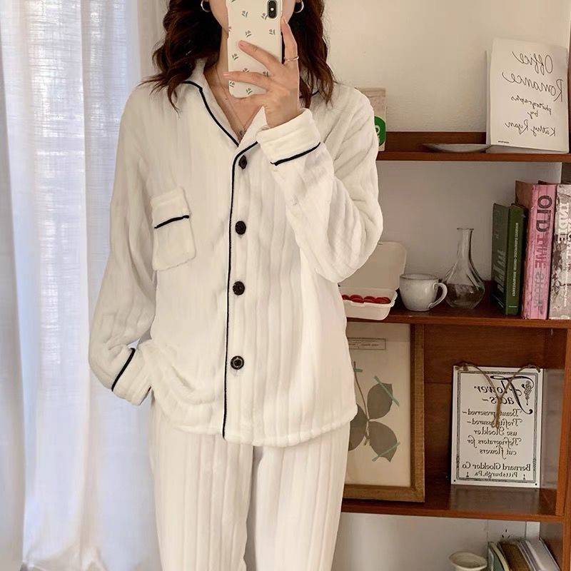 Coral fleece pajamas women's autumn and winter plus velvet thick student Korean version cute loose cardigan flannel home service suit