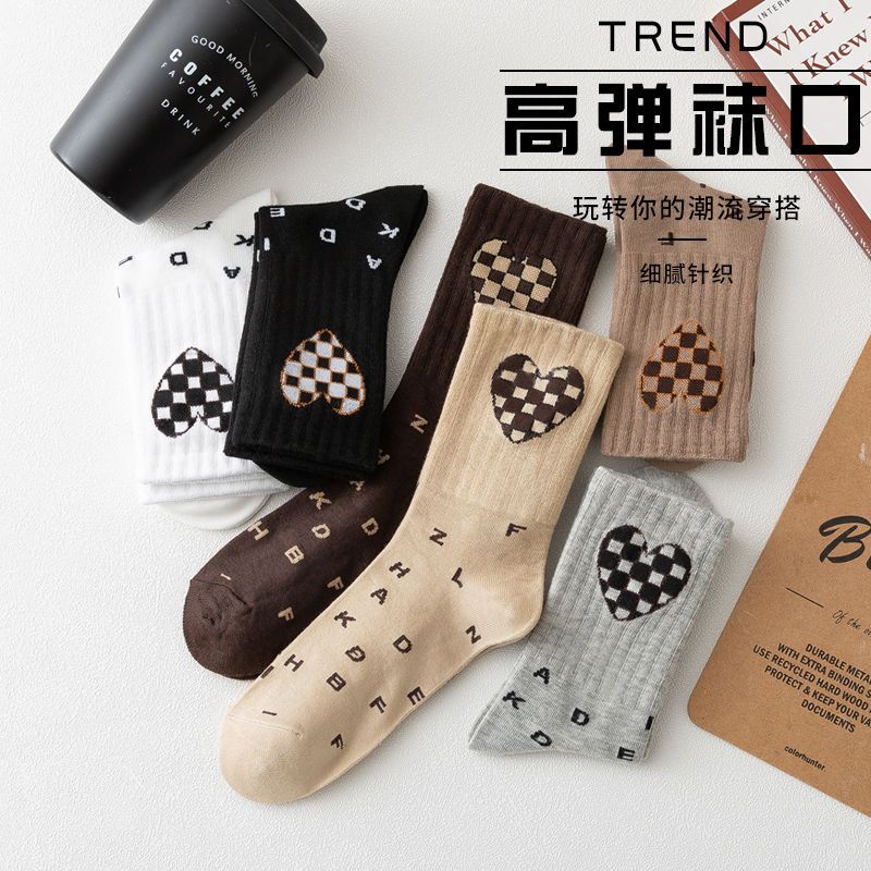 Checkerboard stockings women's autumn and winter ins tide all-match high-tube net red Korean version of mid-tube socks Japanese retro grid