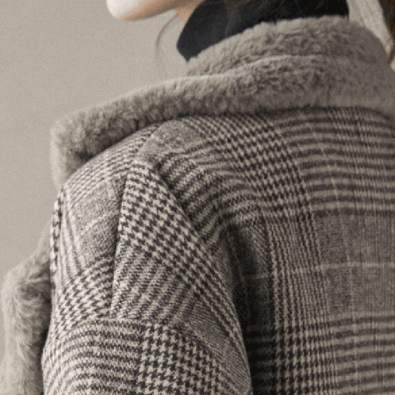 Plus velvet warm woolen coat for women autumn and winter new large size loose fur collar windbreaker design plaid woolen coat