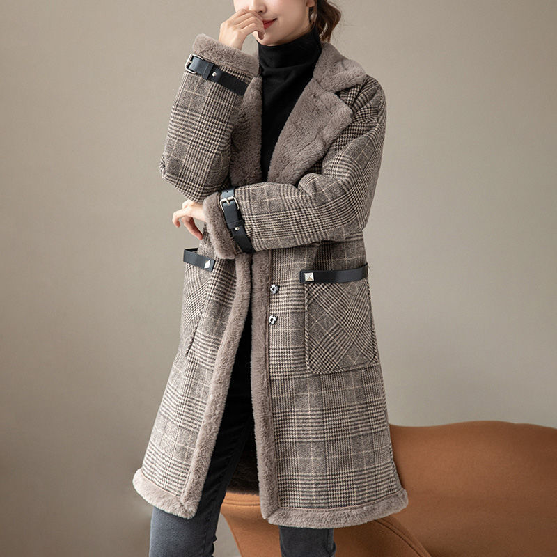 Plus velvet warm woolen coat for women autumn and winter new large size loose fur collar windbreaker design plaid woolen coat