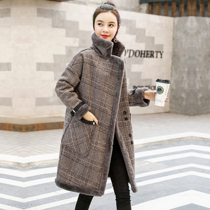 Autumn and winter plus plush woolen coat women's new fashion cold-proof and warm woolen coat mid-length large size loose windbreaker