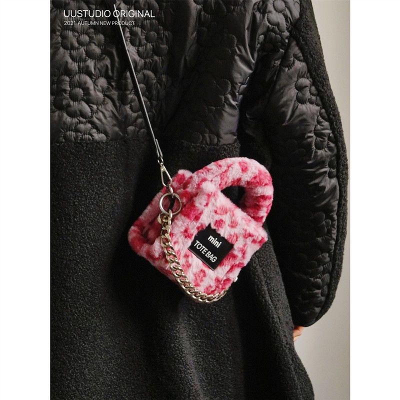 uustudio niche square bag design high-end sense bag female plush Teddy autumn and winter chain mini tote bag