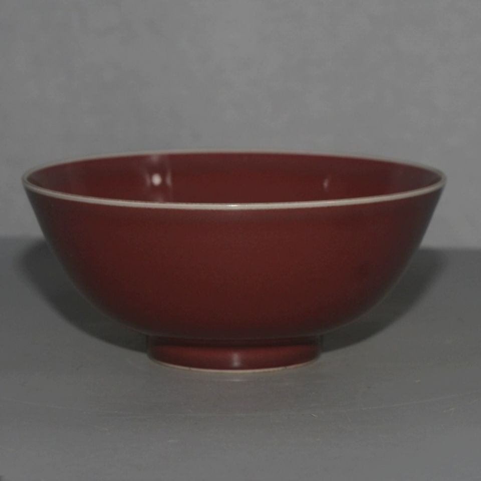 清代霁红碗高7.3厘米,口直径16.2厘米,底直径6.7厘米.