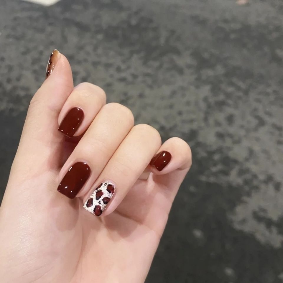 手工定制美甲穿戴甲显白可拆卸新娘孕妇贴片秋冬酒红豹纹美甲【3月11