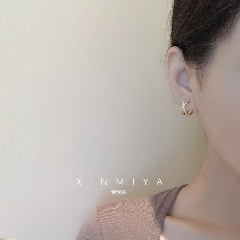 馨米娅设计感交叉耳钉女气质高级感轻奢耳环2022年新款网红耳饰韩