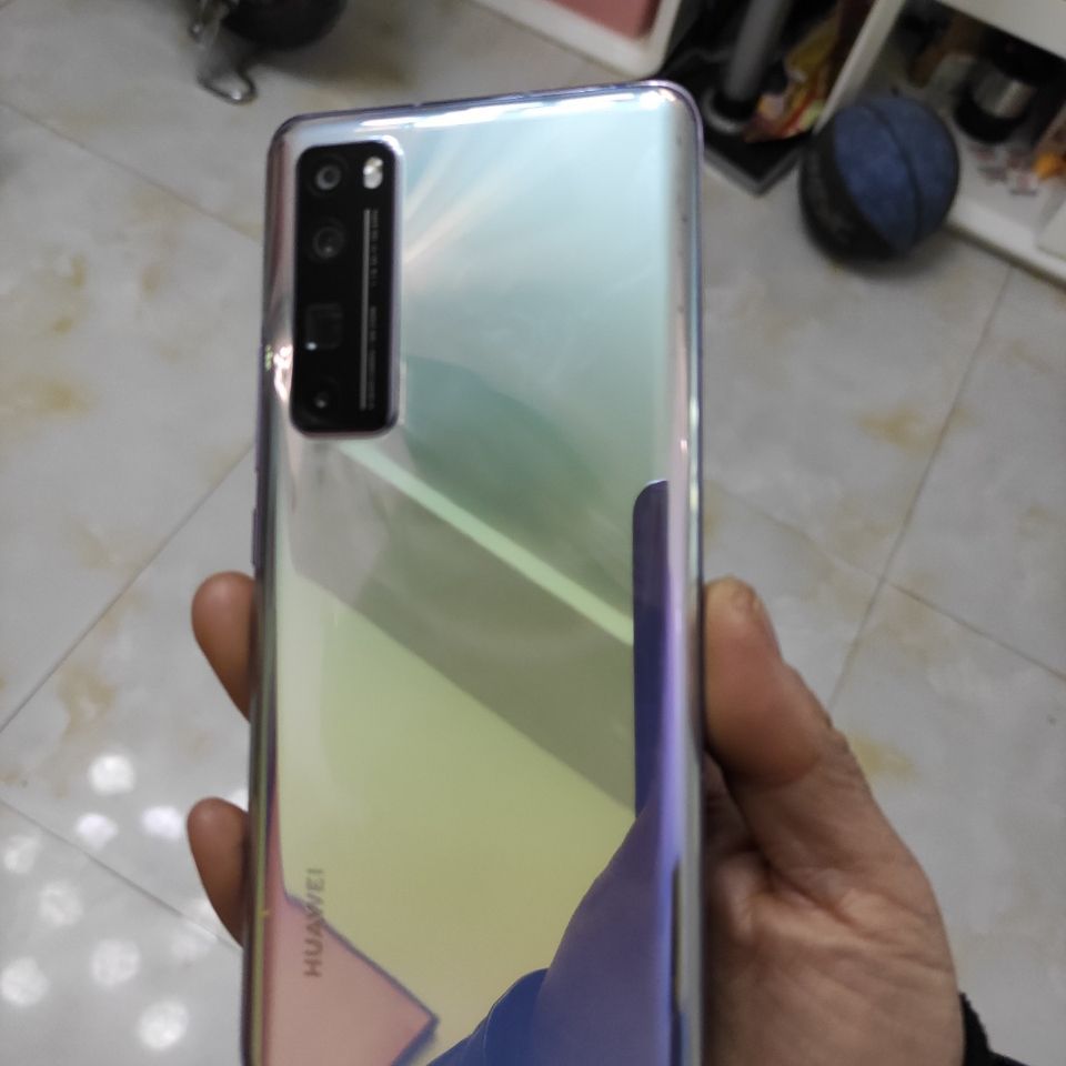 华为nova7 pro5g 8 128.海思麒麟985 处理器  主屏尺寸:6.53英寸