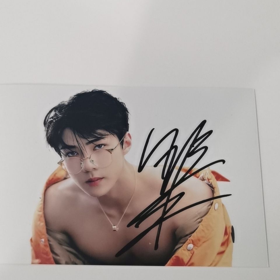 吴世勋亲笔签名照活动现场亲签保真粉丝应援周边产品正品无印刷