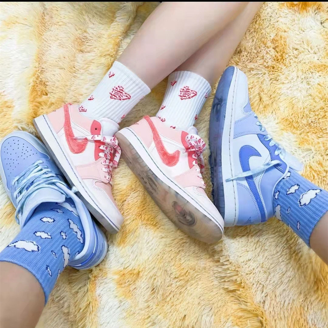 公司级air 乔1 low se aj1女款绒粉钩低帮复古篮球鞋dm5443-666