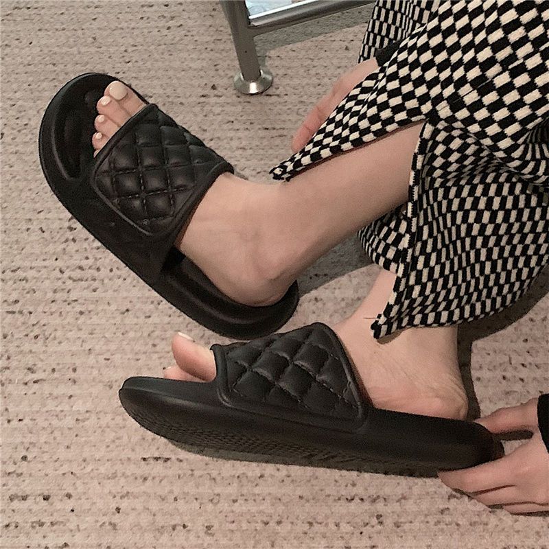 Thin strip couple rhombic sandals and slippers summer net red fashion men and women home eva stepping on shit feeling non-slip bathroom slippers