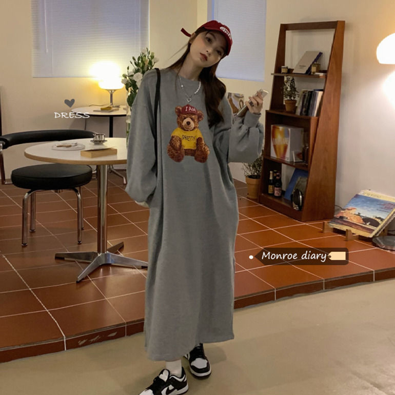 Fat MM extra large size 300 catties pregnant woman long skirt spring and autumn loose hidden meat showing thin bear print sweater dress