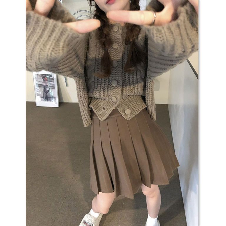 [Two-Piece Suit] College Style Twist Round Neck Sweater Short Knit Cardigan Jacket Female Pleated Skirt