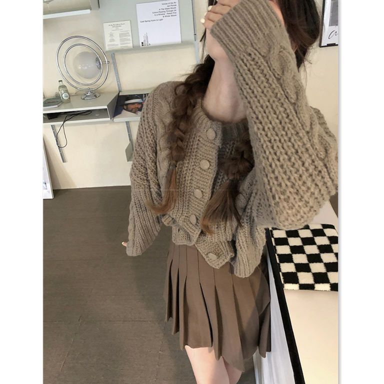 [Two-Piece Suit] College Style Twist Round Neck Sweater Short Knit Cardigan Jacket Female Pleated Skirt