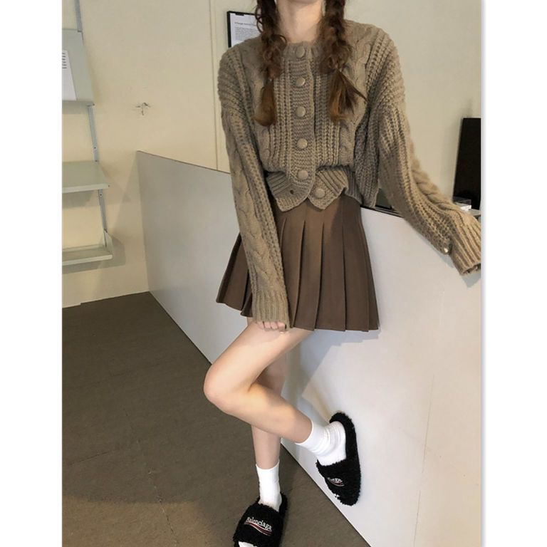 [Two-Piece Suit] College Style Twist Round Neck Sweater Short Knit Cardigan Jacket Female Pleated Skirt