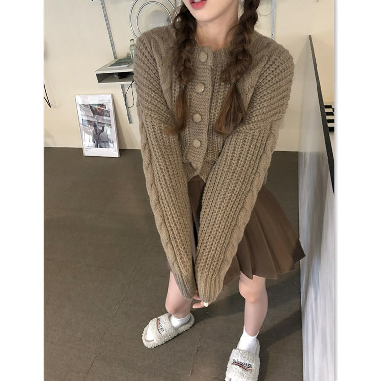 [Two-Piece Suit] College Style Twist Round Neck Sweater Short Knit Cardigan Jacket Female Pleated Skirt