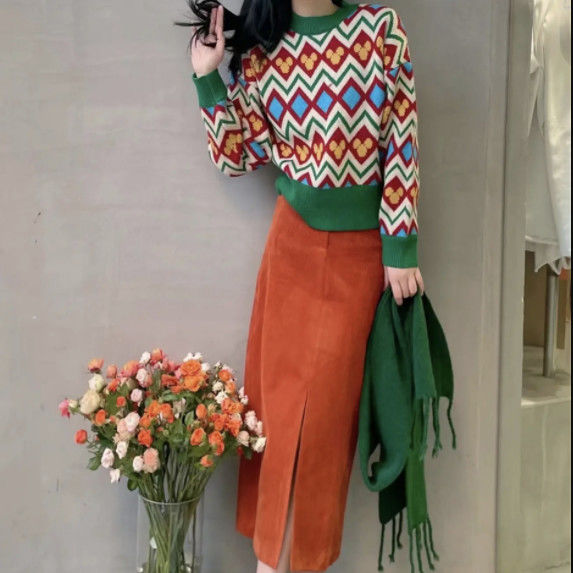 New retro skirt suit women's winter one-piece suit contrasting round neck sweater + slim corduroy slit skirt