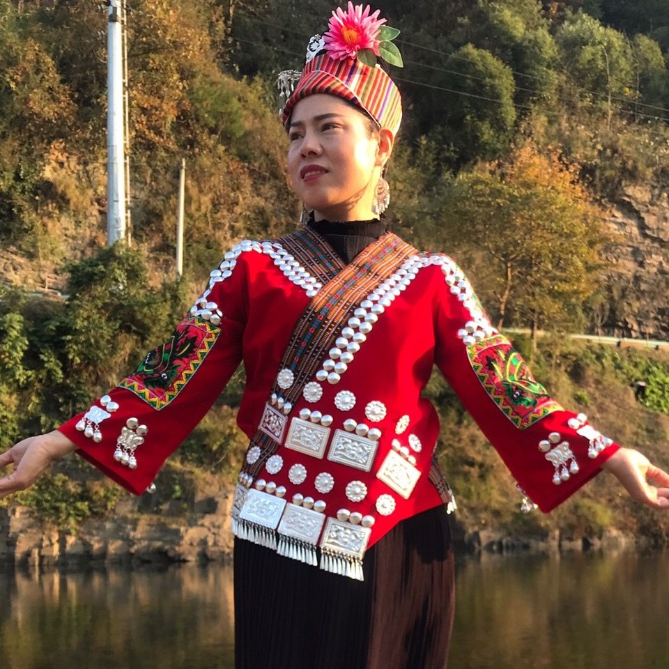 少数民族服装女贵州苗族侗族服装云南广西舞蹈服舞台装