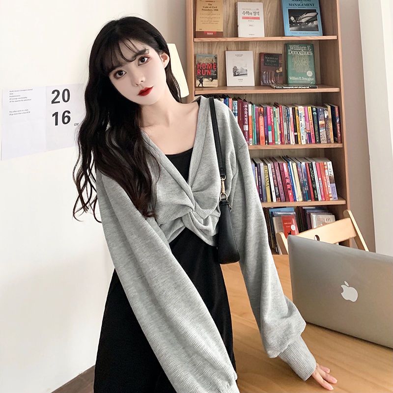 韩版甜美减龄春季2022新款减龄显瘦气质套装黑色吊带裙罩衫两件套