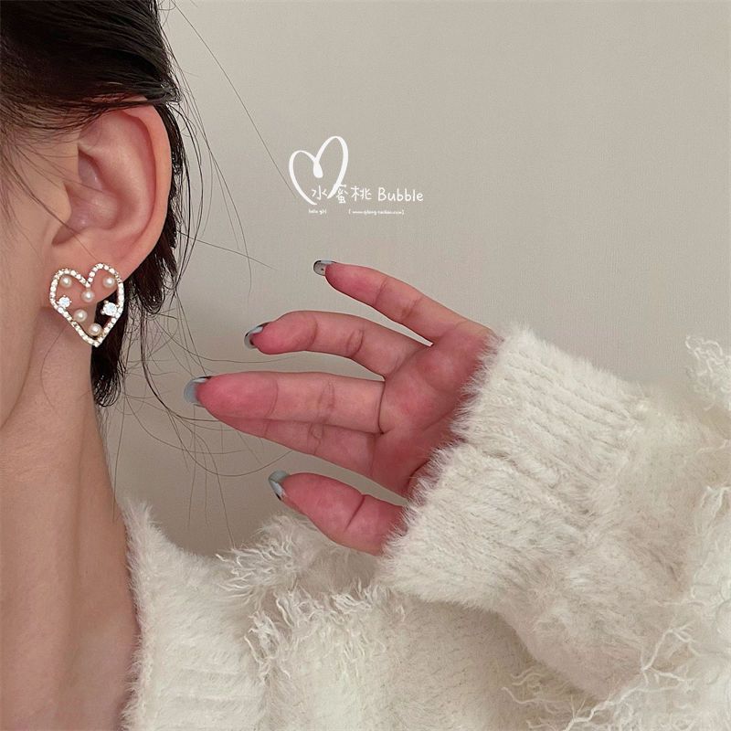Sparkling Hollow Love Pearl Zircon Earrings Light Luxury Niche Temperament Earrings French Fashion Versatile Earrings