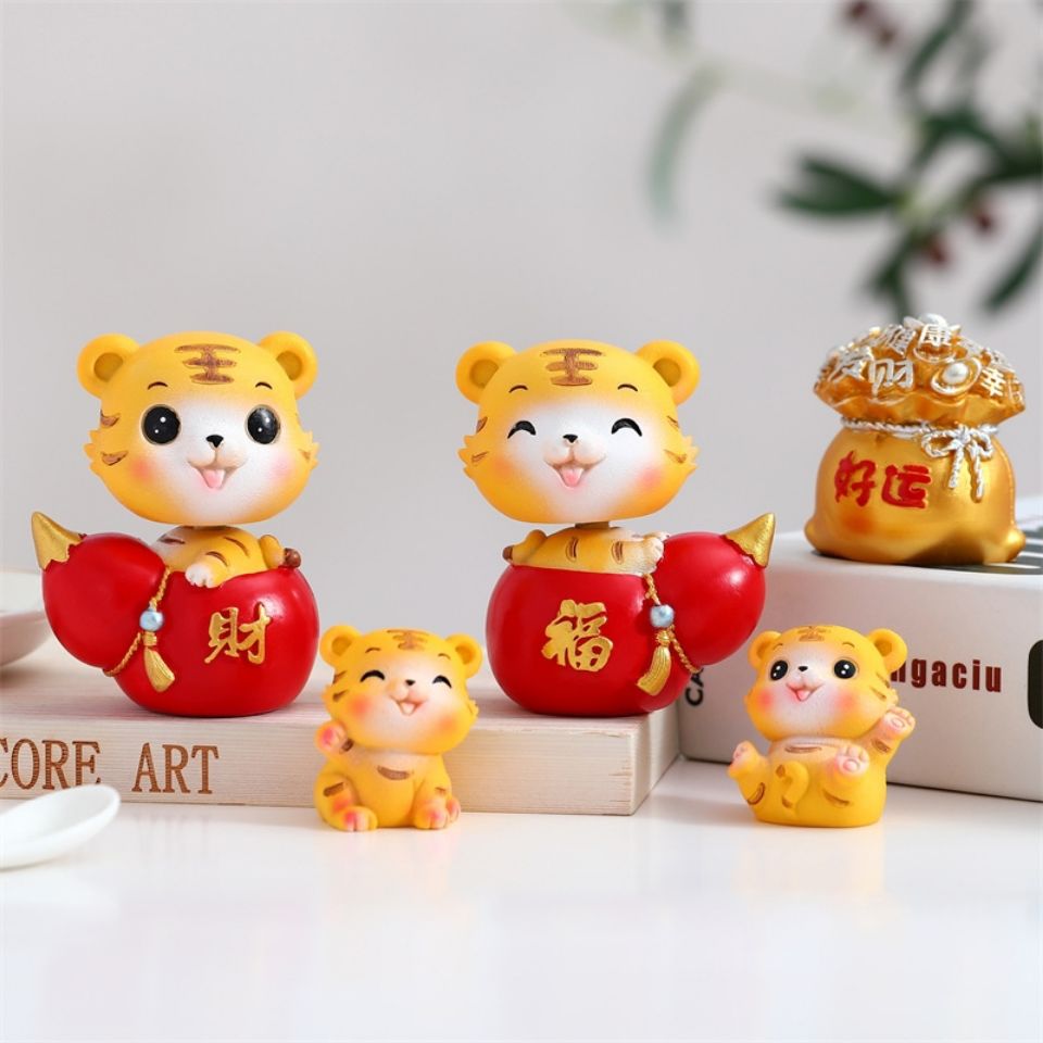 虎年创意吉祥物摇头摆件可爱卡通萌虎树脂工艺品家居装饰新年礼物