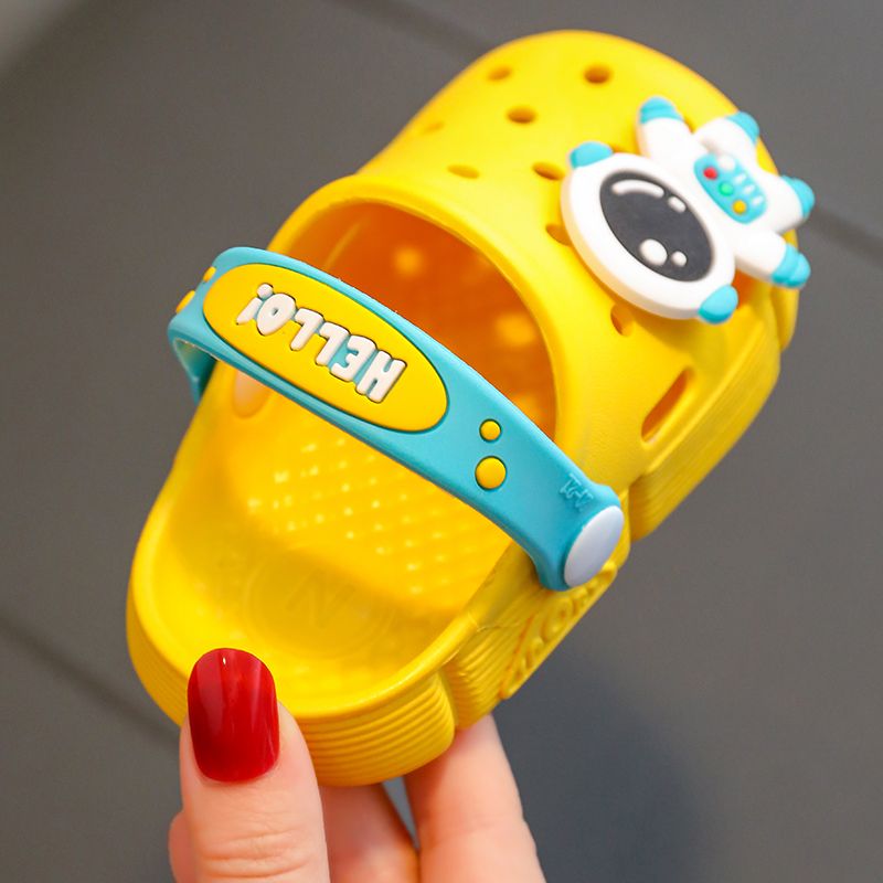2022 new children's sandals male and female children 2-6 years old toddler baby cute cartoon non-slip Baotou hole shoes
