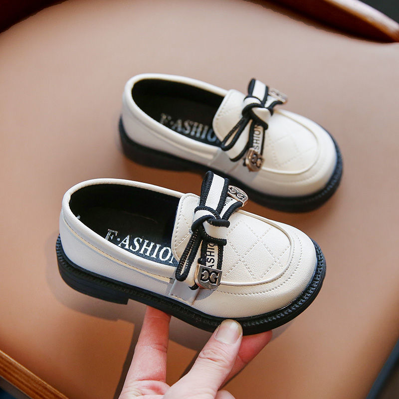 Girls' leather shoes in autumn 2022 new all-match foreign style big children's princess shoes British style retro soft sole shoes