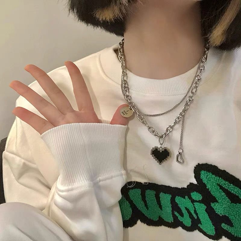 Light luxury niche design double stacked black heart necklace female all-match simple letter pendant hip-hop clavicle chain
