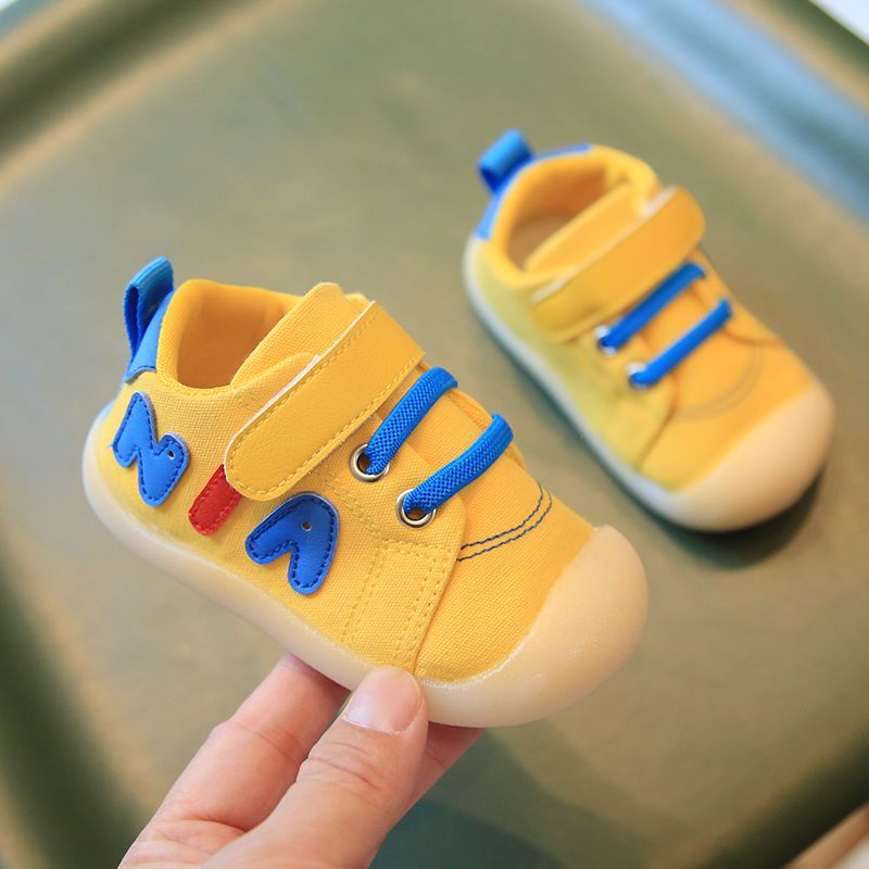 春季新款女宝宝鞋子室内透气婴儿学步鞋软底魔术贴防滑布鞋1-3岁2