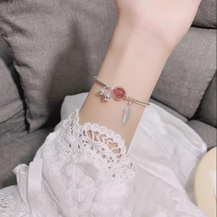 New natural strawberry crystal transfer bracelet for girls, peach blossom high-end design bracelet, gift bracelet for women