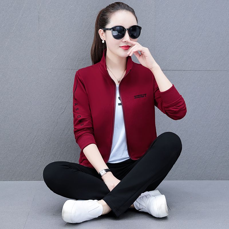 Sports suit female spring and autumn style 2023 new autumn foreign style middle-aged mother leisure three-piece suit