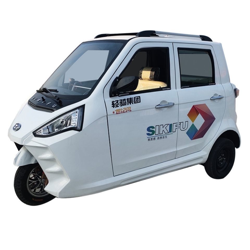 轻骑世纪风三轮燃油摩托车封闭式载客家用代步长途女士接送孩子