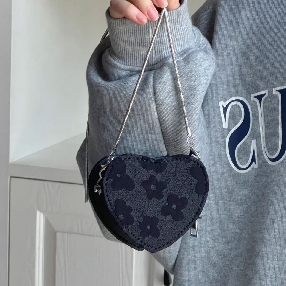 Baobao Women's 2021 New Trendy and High Grade Texture, Small Design in Autumn and Winter Black Crossbody Mini