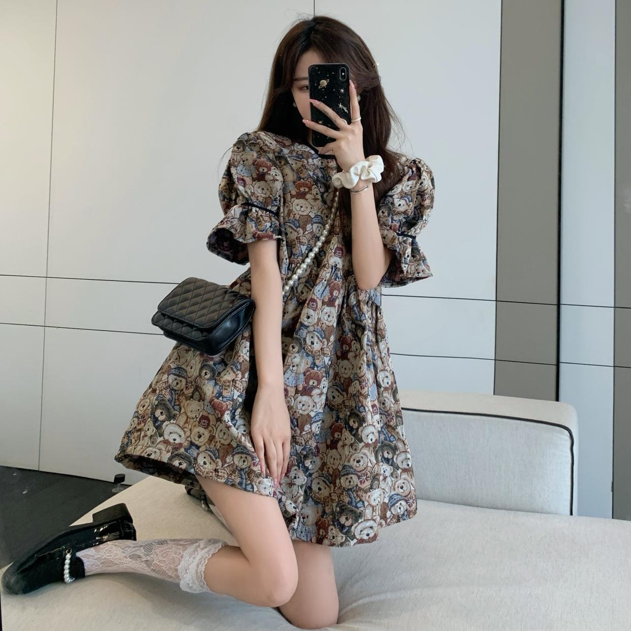  summer new French retro design sense niche loose bear print puff sleeve round neck dress women