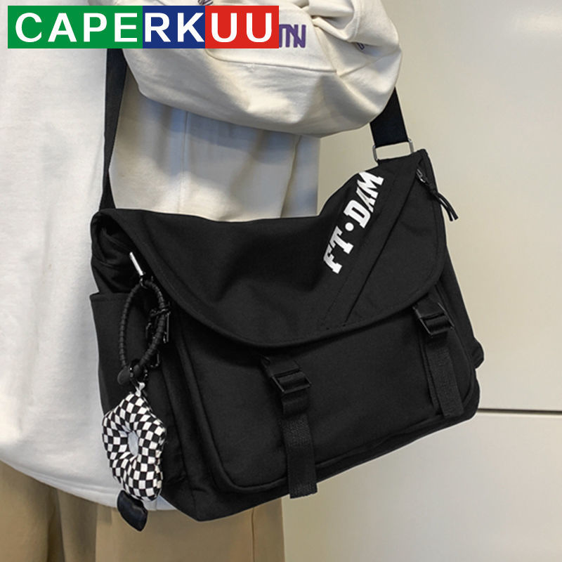 CAPERKUU斜挎包男潮牌个性户外运动邮差包女学生日系休闲单肩背包