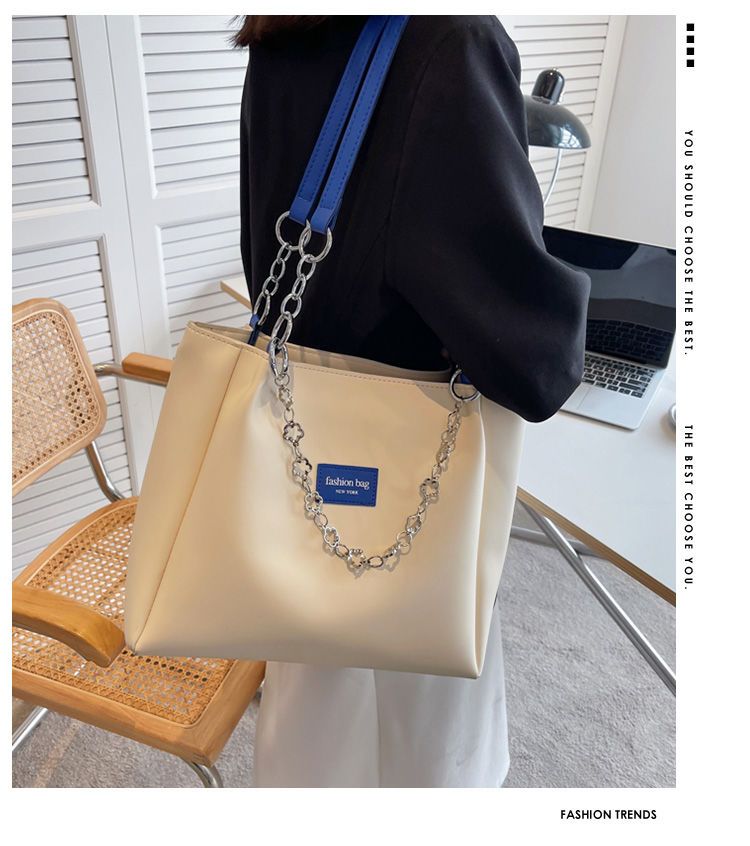 New Tote Bag Scarf Decoration Vintage Fashion One Shoulder Crossbody Bag  Casual Lingge Underarm Bag Chain Tote Bag Suitable for Women's Fashion  Matching