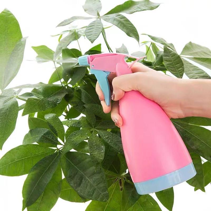 Home gardening watering watering can watering flowers watering vegetables small watering can spray-like hand pressure watering can potted watering can to grow flowers