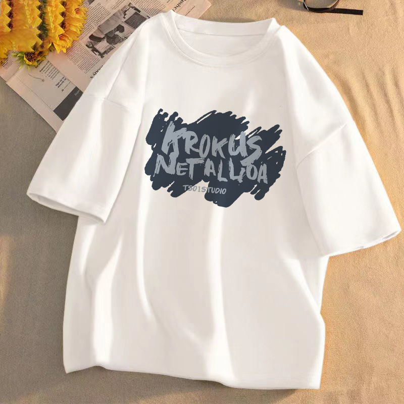 Short-sleeved T-shirt women's 2022 new summer student Korean version loose net red foreign style niche design sense clothes
