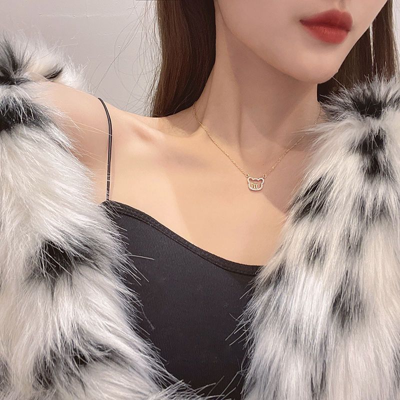 Hollow necklace female letter bear pendant collarbone chain female simple design feeling ins cold wind 2022 new