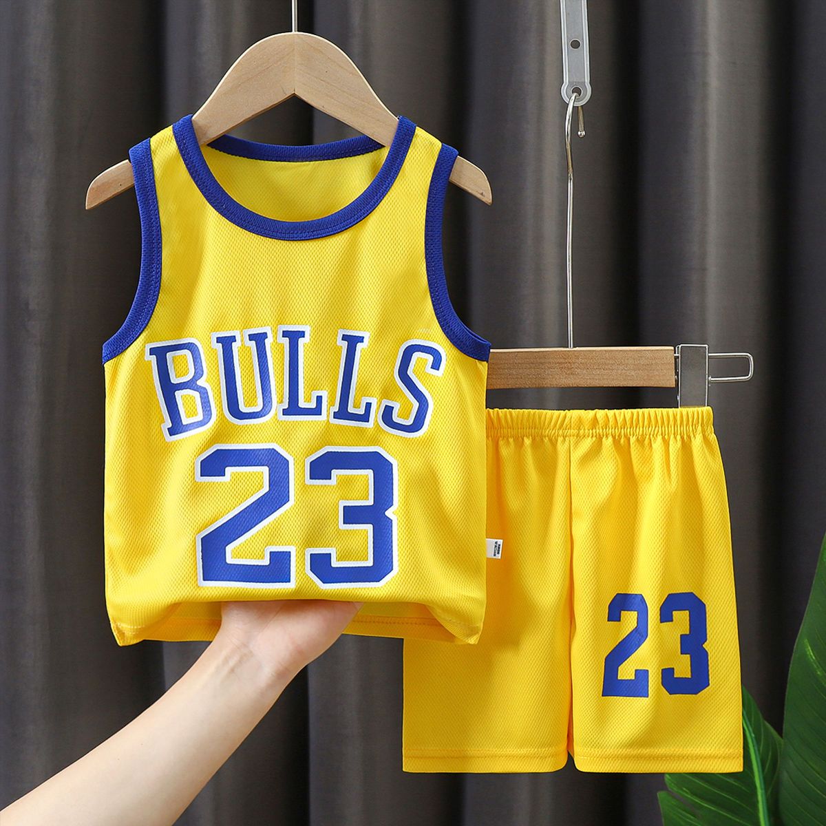 Children's short sleeved basketball suit, boys' and girls' T-shirts, primary and secondary school students' kindergarten sportswear, jerseys, performance clothes, fashion