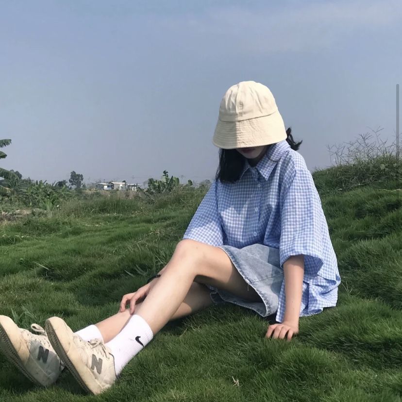 Japanese girl short-sleeved plaid shirt summer Korean version of Hong Kong style loose bf student half-sleeved all-match shirt for outerwear