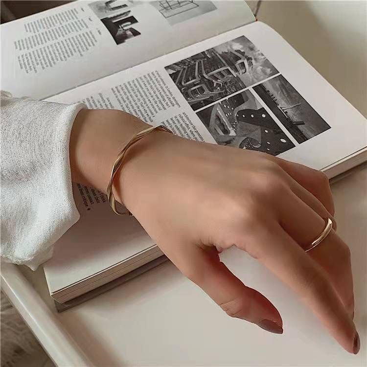 Simple fashion Mobius bracelet female fashion student bracelet adjustable high-end girlfriend style new bracelet